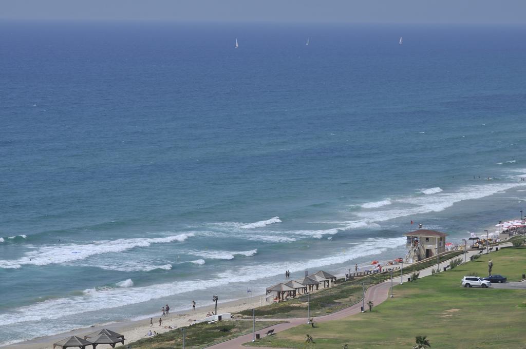 Play Hatzuk Beach Tel Aviv Esterno foto
